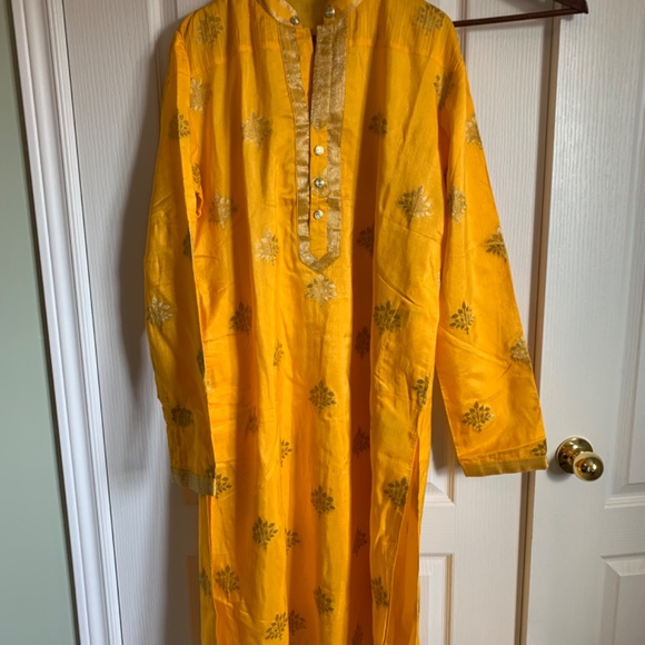 Men’s Kurta in yellow and gold. Pink Lotus by Rina Bhandari - Picture 3 of 6